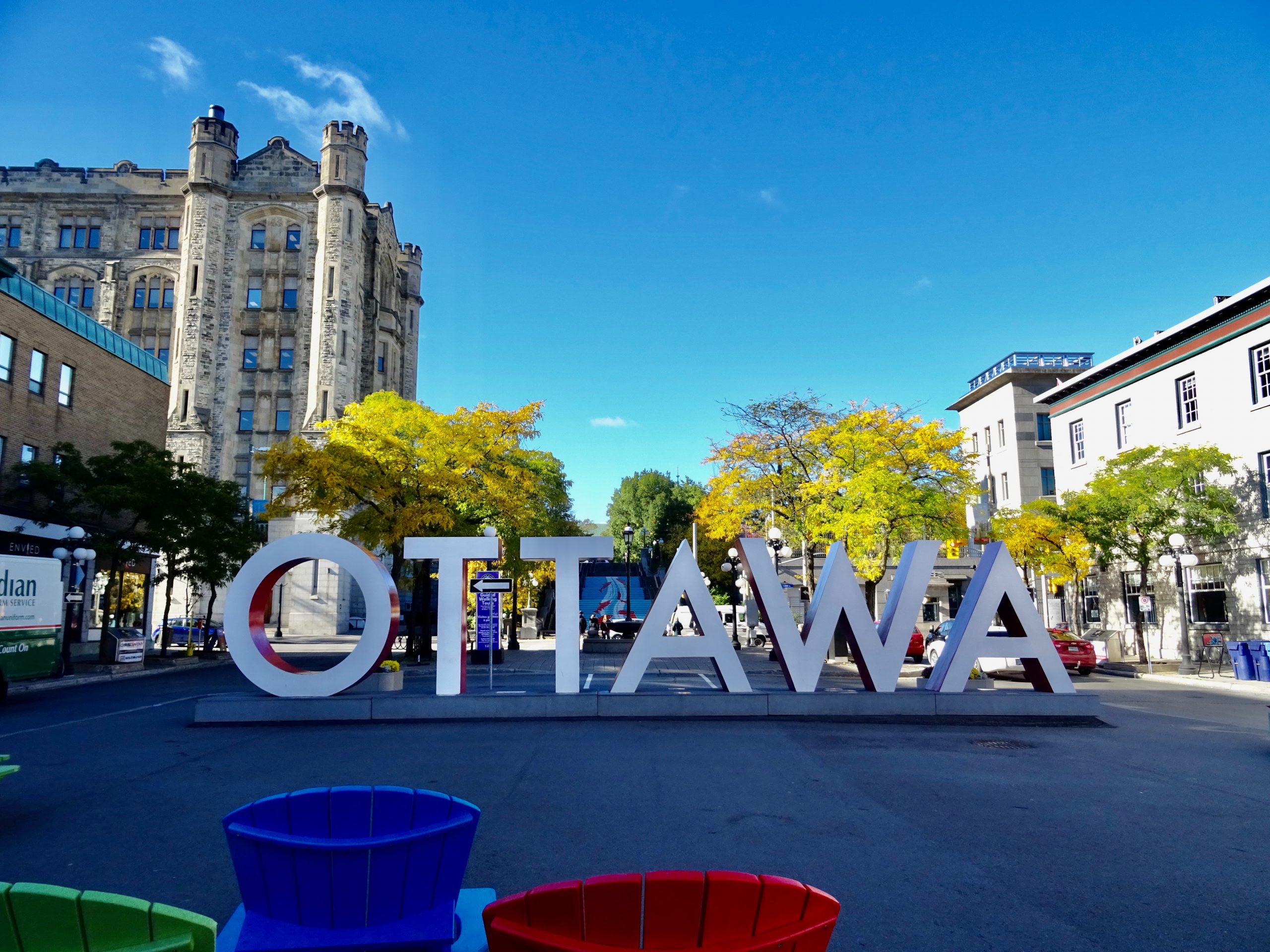 Picture of Ottawa sign on the street.